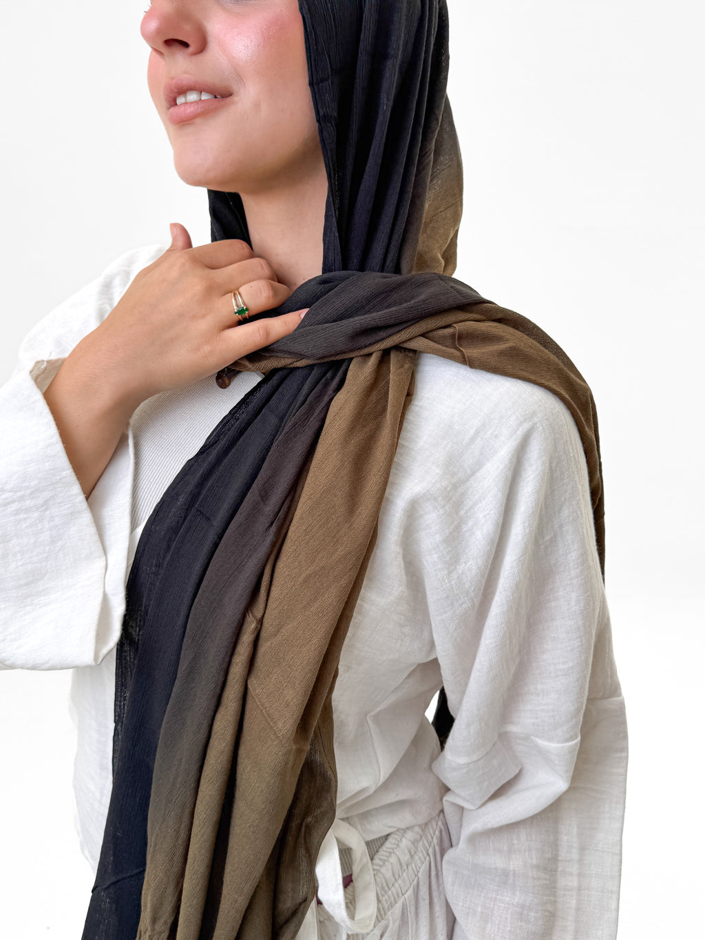 Gradient Linen scarf - Olive & black