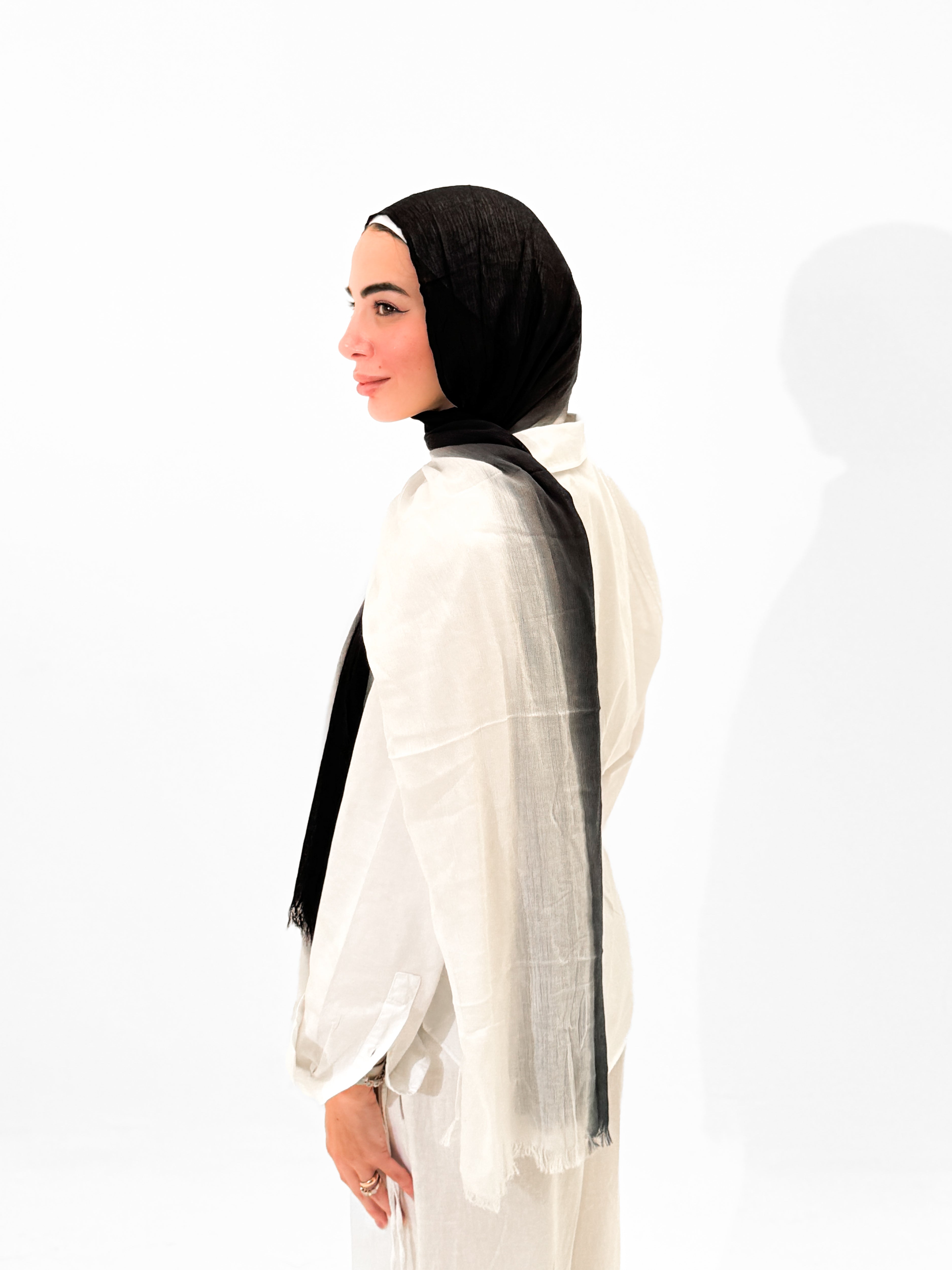 Gradient Linen scarf - Black & White